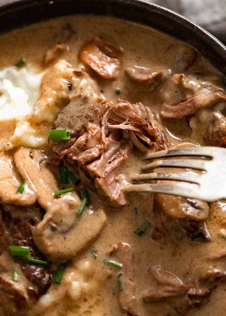 slow cooker beef stroganoff