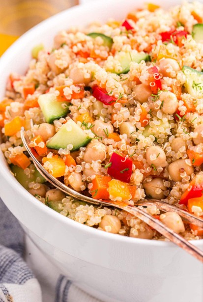 Easy Quinoa Chickpea Bowl – 30-Minute Healthy Lunch