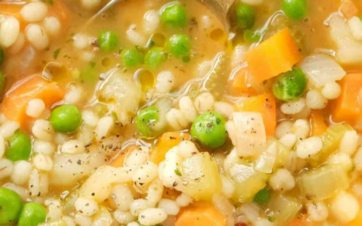 healthy quinoa chickpea bowl recipe